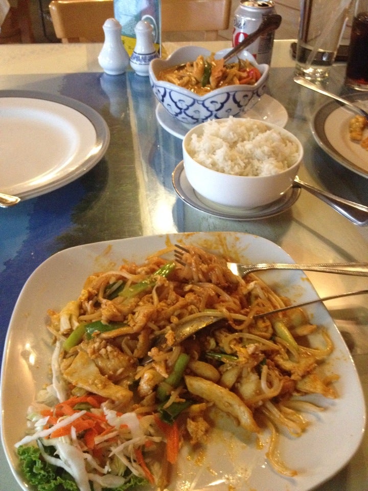 California Salinas Krua Thai Restaurant photo 7