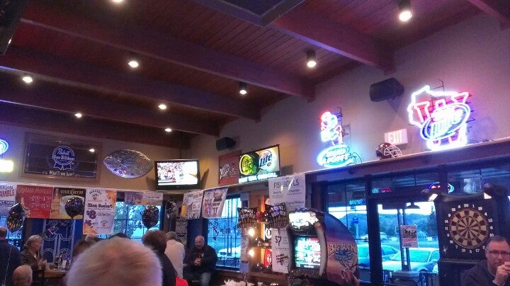 Minnesota Winona Features Sports Bar & Grill photo 3