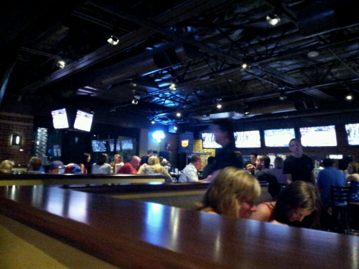 Arizona Chandler Blue 32 Sports Grill photo 3